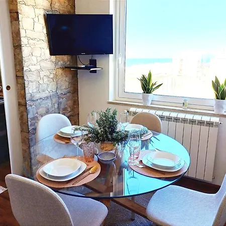 Chic With Sea View דירה